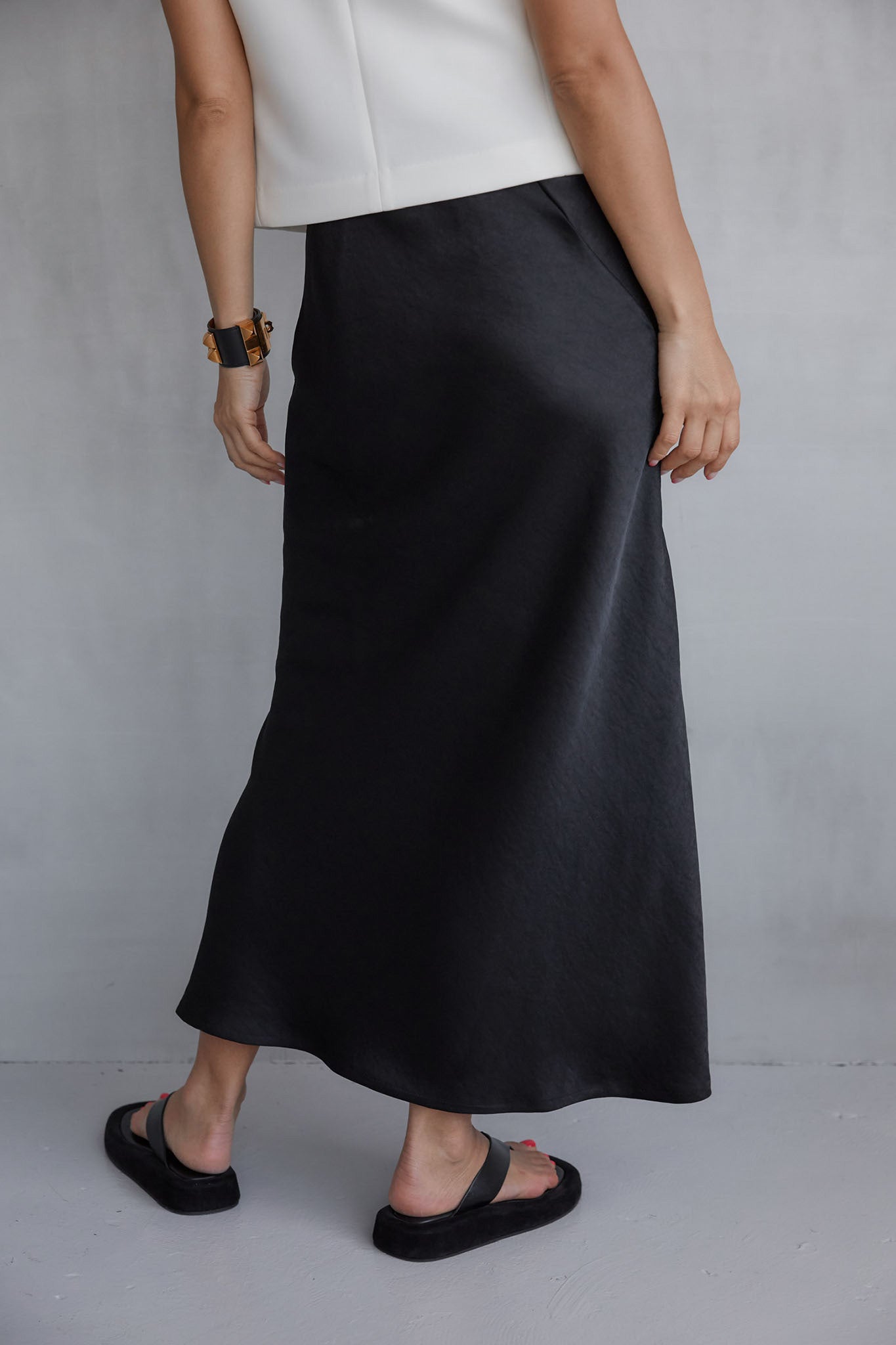 EFFORTLESS SATIN SKIRT