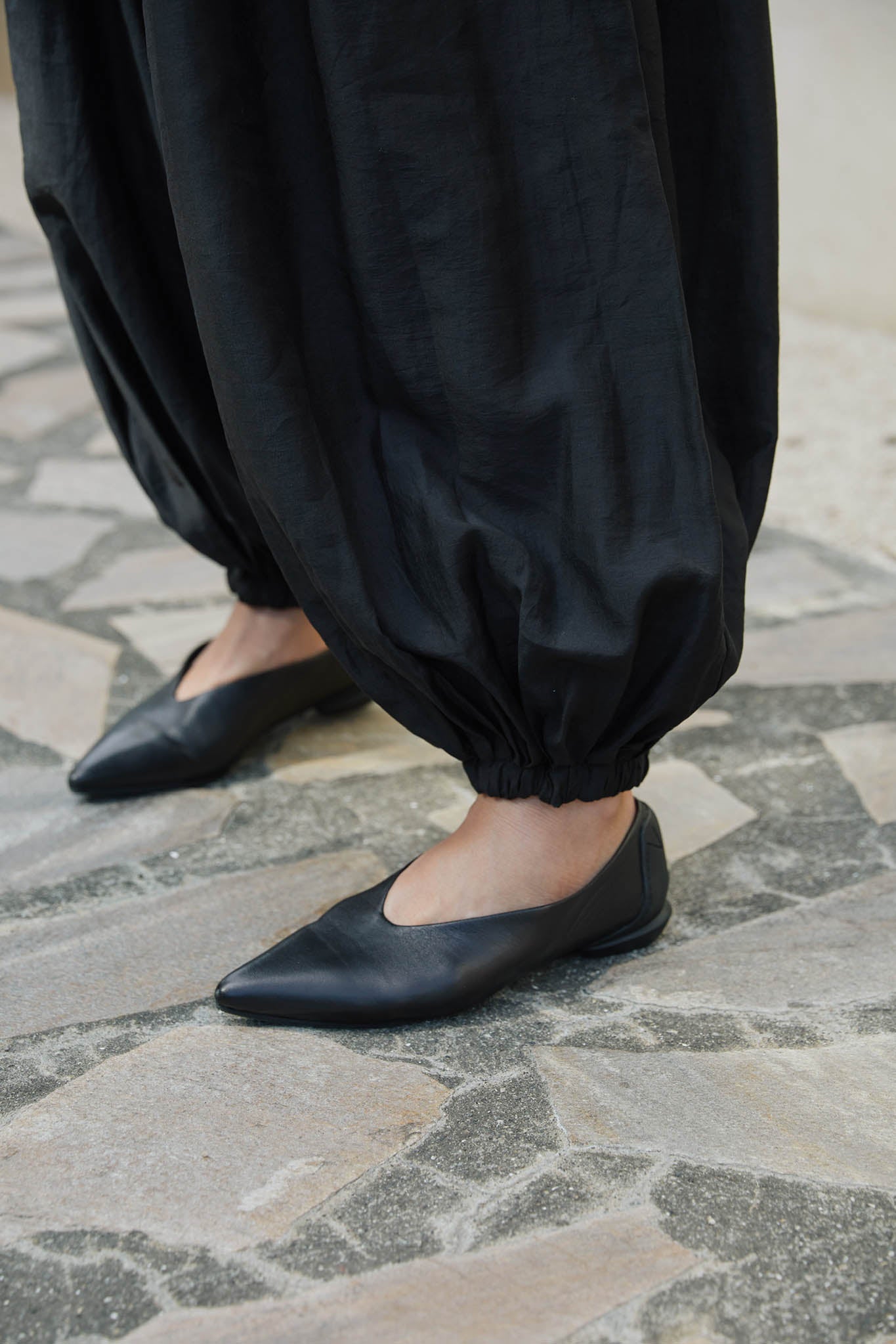 SILKY BALLOON PANTS