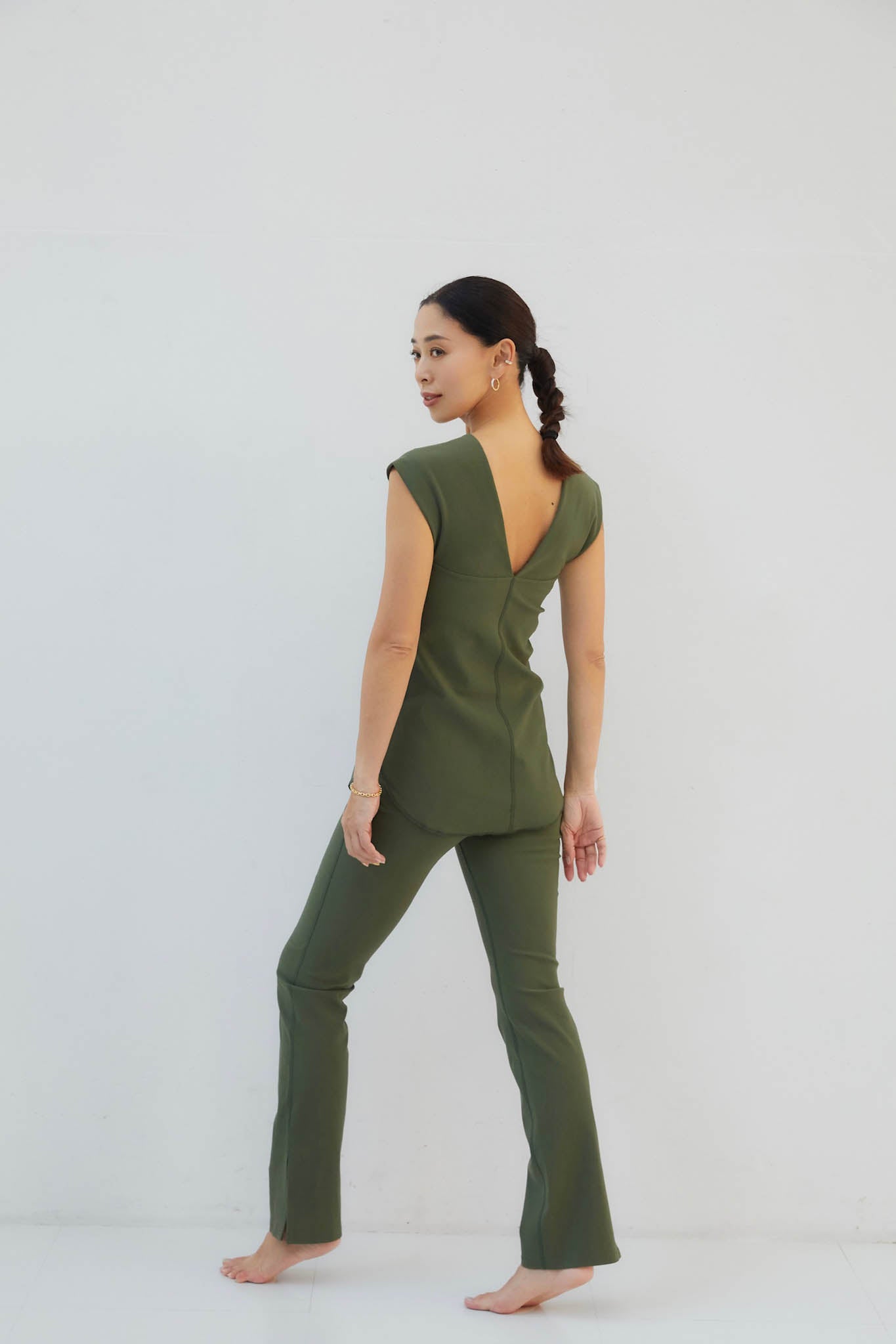 Werthy 野沢和香 カラーEcru ESSENTIAL YOGA TOP